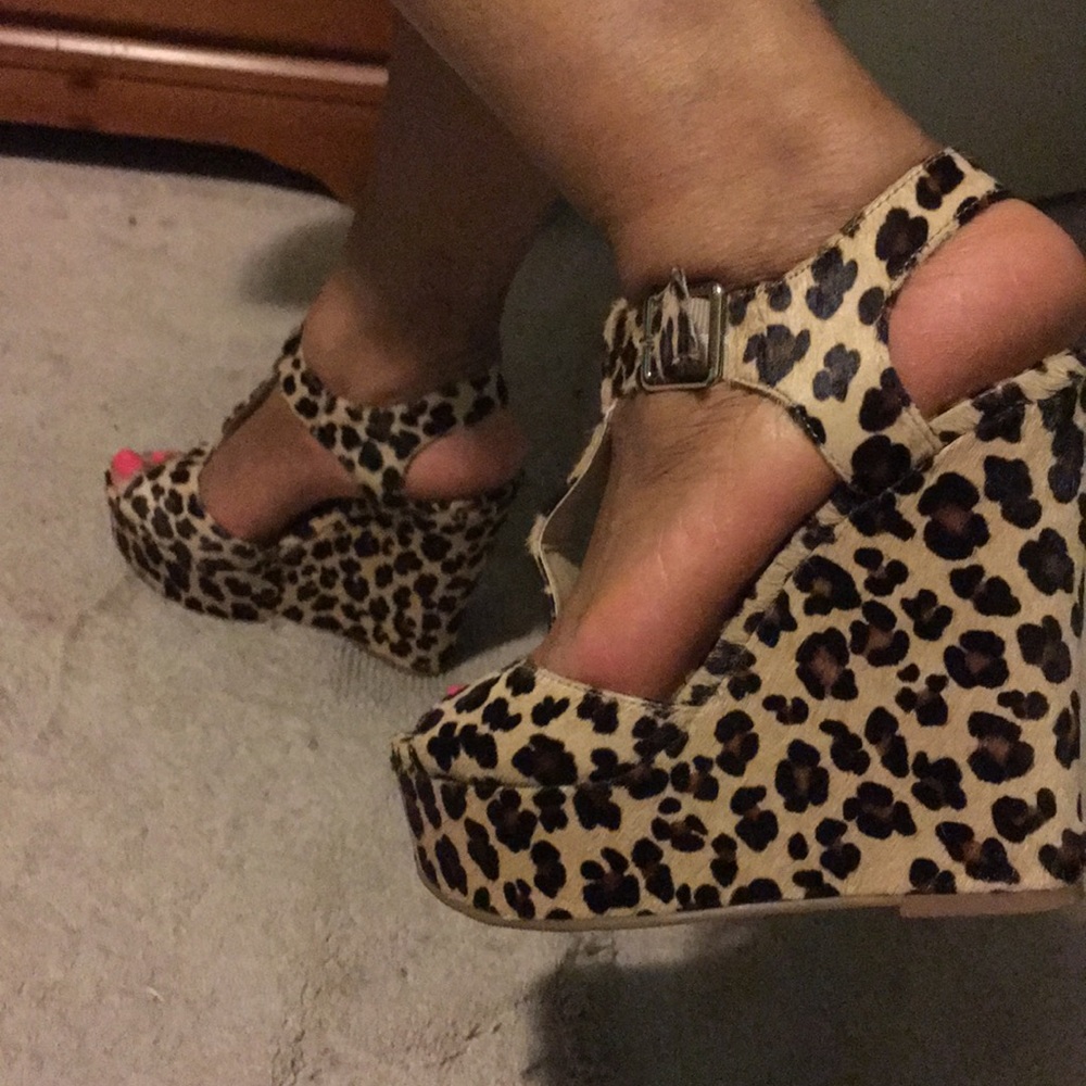 Leopard Wedges - Picture 3 of 8